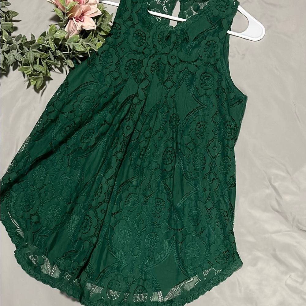 Elegant Green Lace Sleeveless Top